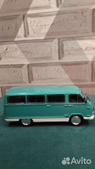 Модели 1.43. Раф 977