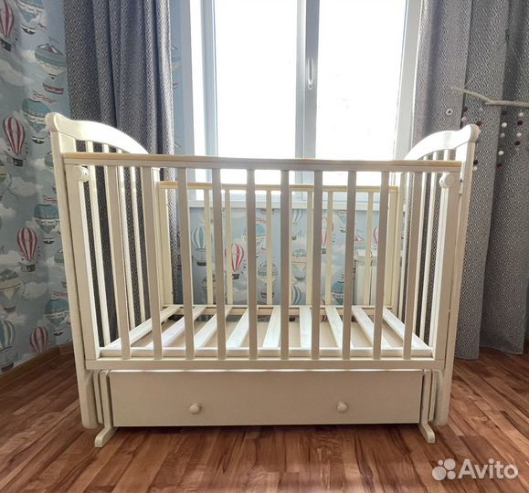 Детская кроватка 