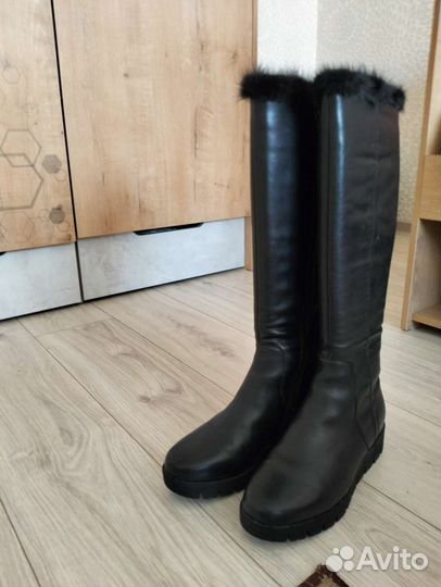 Зимние женские сапоги