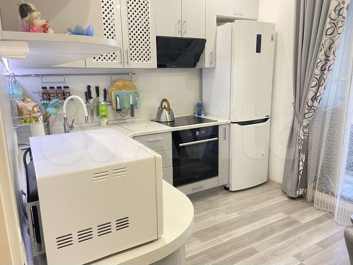 2-к. квартира, 57,1 м², 2/4 эт.