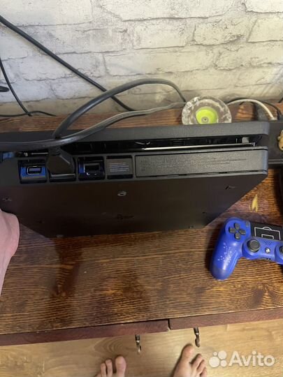Sony PS4 slim
