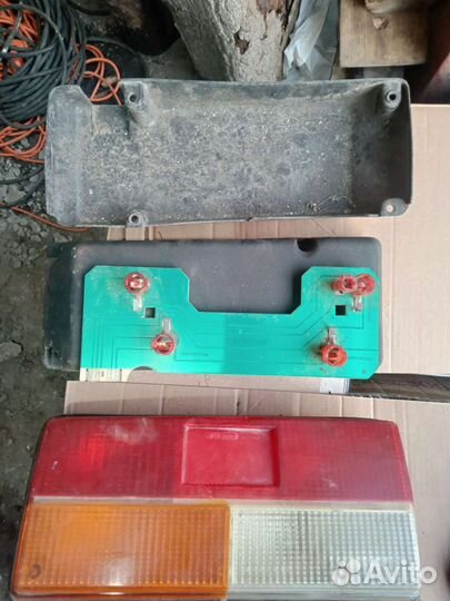 Запчасти (оптика фонарь задний ваз )