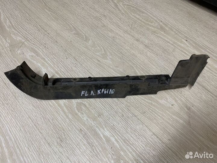 Уплотнитель Резинка крыла Renault fluence Лев