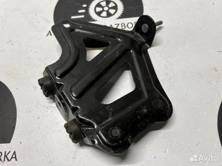 Кронштейн Bmw X3 G01 2021