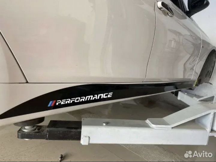 Наклейка на порог bmw