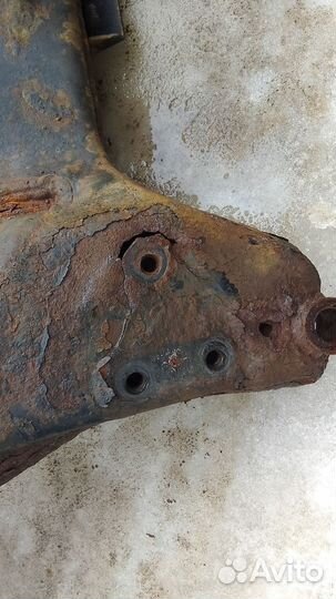 Подрамник б. у