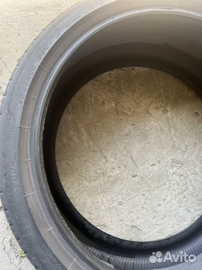 Bridgestone Turanza T005 285/35 R22