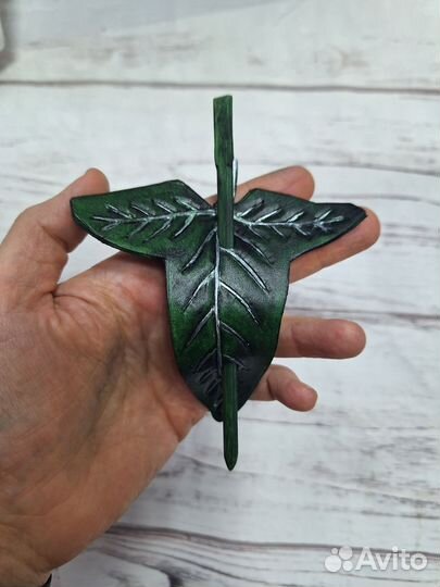 Кожаная заколка для волос Эльфийский лист