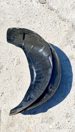 Задний правый подкрылок Lanos Sens