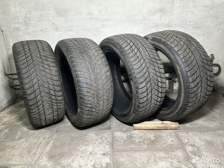 Bridgestone Blizzak LM-001 285/45 R21 113V
