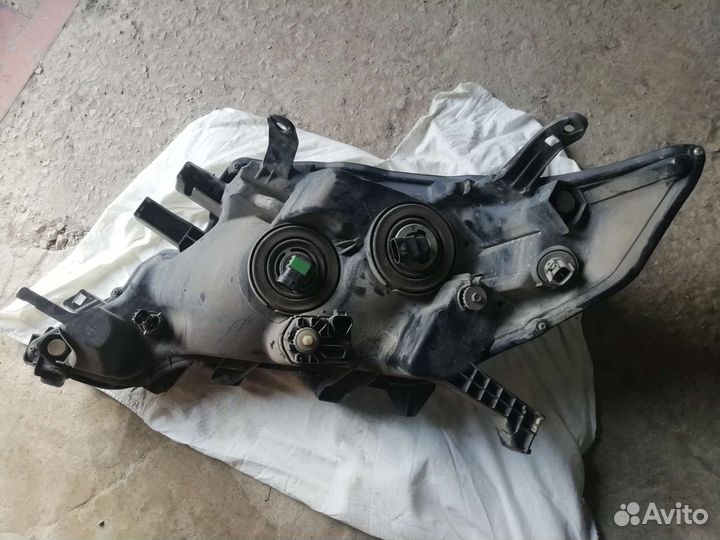 Фары на toyota land cruiser prado 150