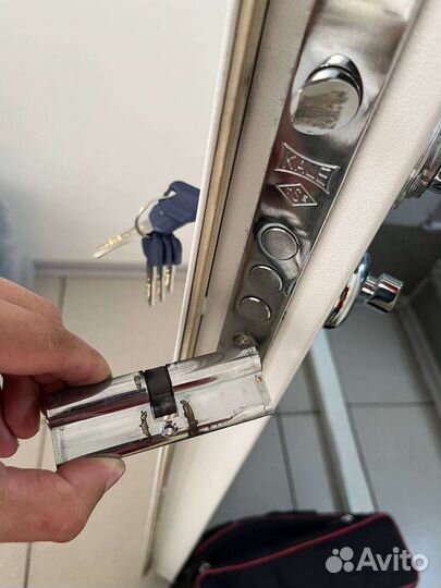 Вскрытие замена установка замков Мурманск