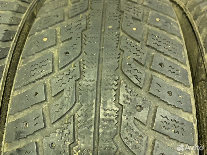 Kumho I'Zen RV Stud KC16 215/65 R16 98Q