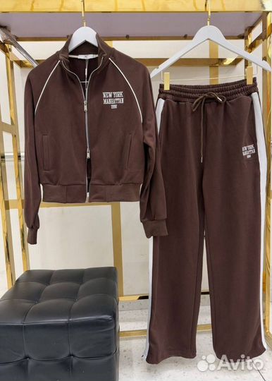 Спортивный костюм женский