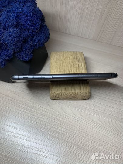 iPhone 8, 64 ГБ