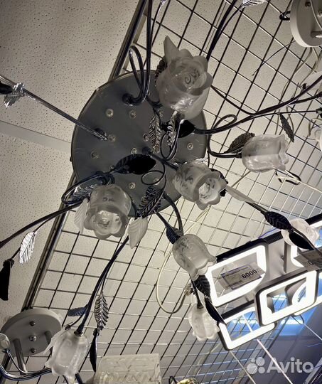 Люстра потолочная новая