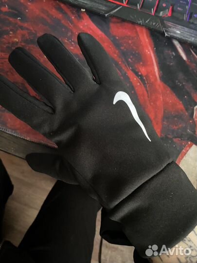 Перчатки Nike