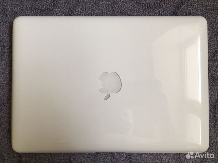 Apple MacBook a1342 2010