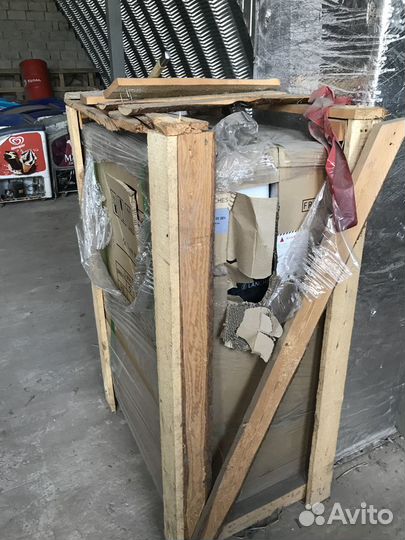 Трехфазный источник бесперебойного питания EA 890