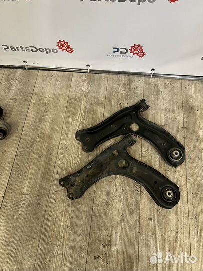 Рычаг передний правый левый Volkswagen Polo 5