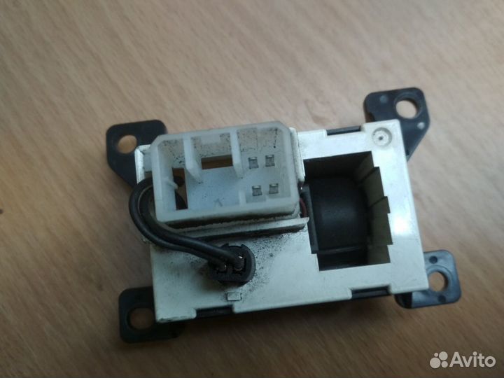 Клавиша корректора фар, Mazda 626 GD