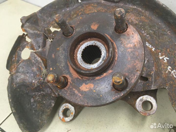 Кулак поворотный передний правый V5 2013