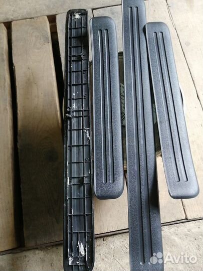 Накладки на пороги киа