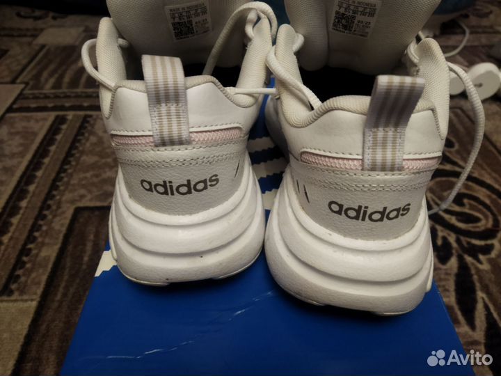 Кроссовки женские adidas