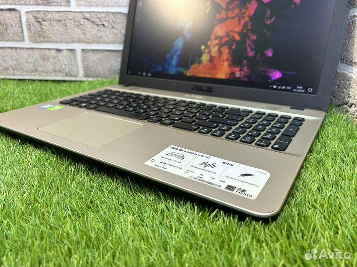 Игровой Asus i5-7 Gen/GeForce 920MX/8Gb/SSD240