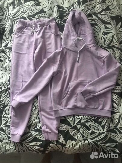 Спортивный костюм женский