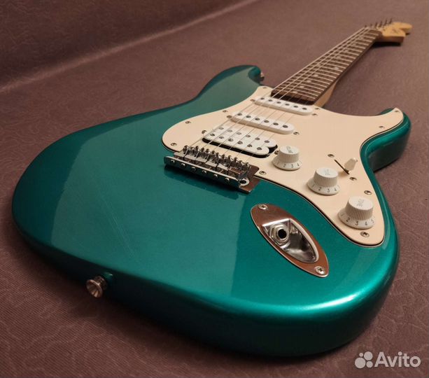 Электрогитара Fender Squier + аксессуары