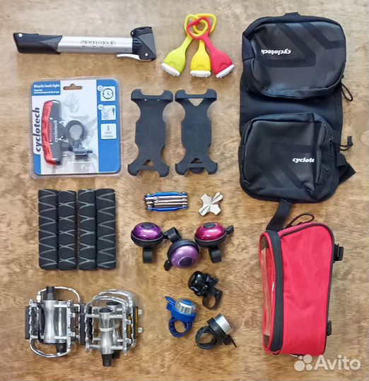 Велосипедные аксессуары: фонарь, звонок, сумка