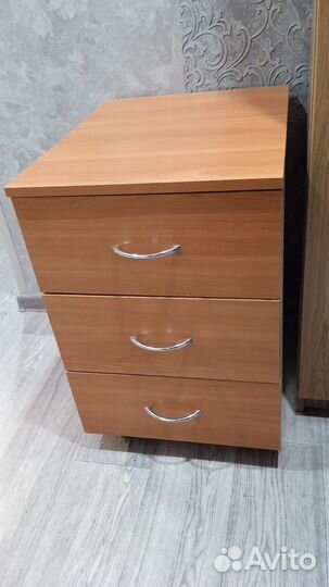 Тумбочка прикроватная бу