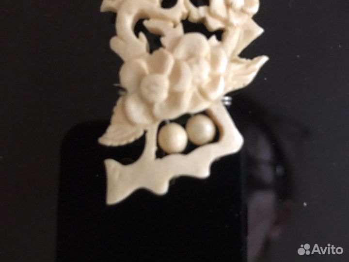 Бронь Брошь кость