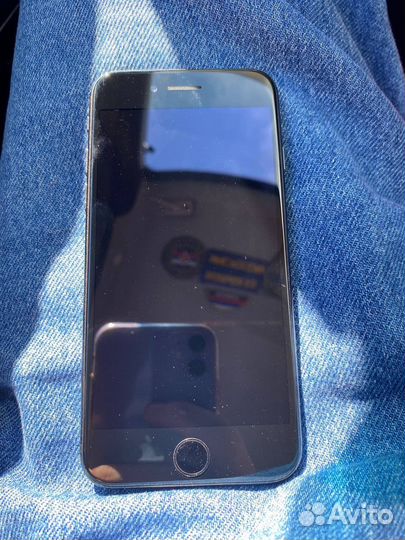 Телефон iPhone se 2020