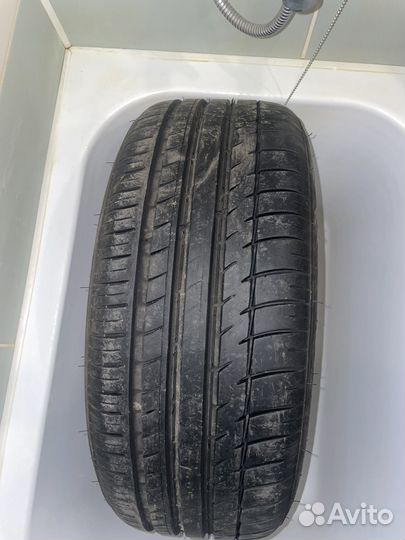 Triangle Sportex TSH11 215/50 R17 95Y