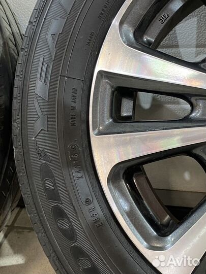 Комплект колес на оригинальных дисках toyota R15