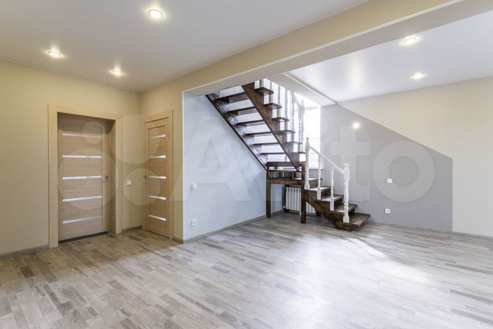 Дом 203 м² на участке 7 сот.