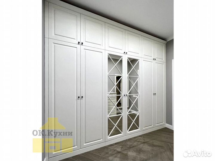 Зеркальный шкаф