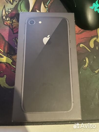Коробка от iPhone 8