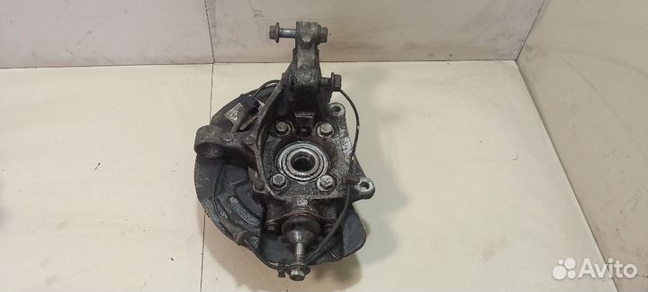 Ступица цапфа кулак передняя левая Volvo V70