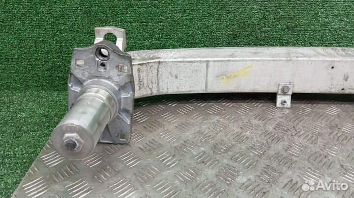 Усилитель бампера Audi A8 Передний