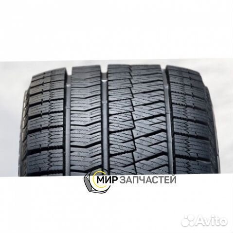 Bridgestone Blizzak Ice 235/45 R17 97S