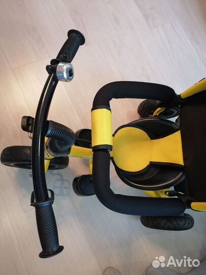 Детский велосипед с ручкой