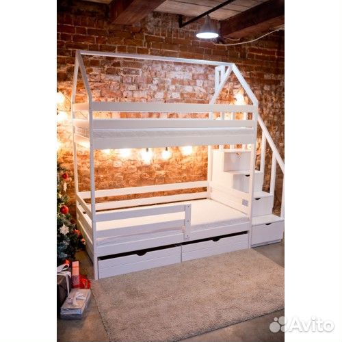 Двухъярусная кровать