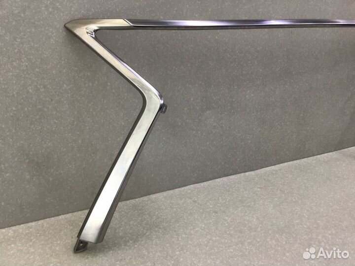 Молдинг решетки радиатора Lexus LX450D /570 (VDJ201) 2015-2022 5312160270