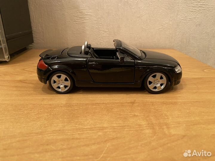 Модель коллекционная 1/24 Maisto Audi TT Roadster