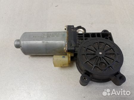 Моторчик переднего правого стеклоподъемника