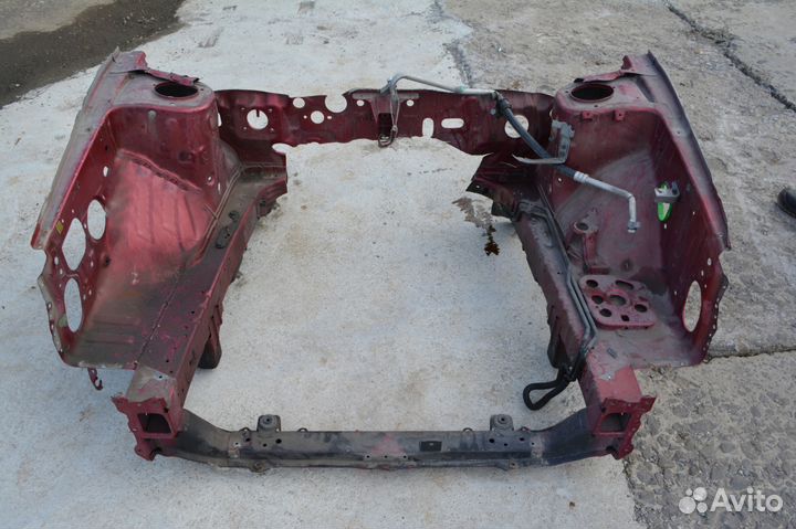 Передняя часть кузова на Subaru Forester