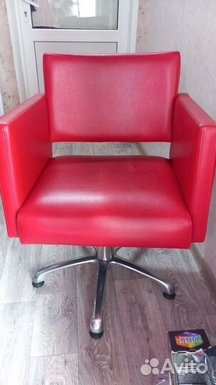 Парикмахерское кресло бу